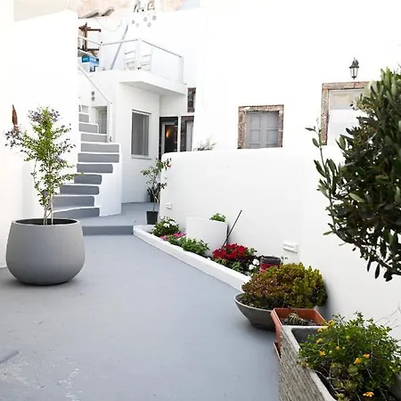 Mati Cave Karterados (Santorini)